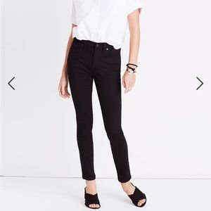 Madewell Tall 9" Mid-Rise Skinny Jeans in ISKO Stay Black